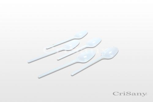 пластмасова лъжичка